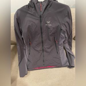 ARC’TERYX WOMENS SL HOODY